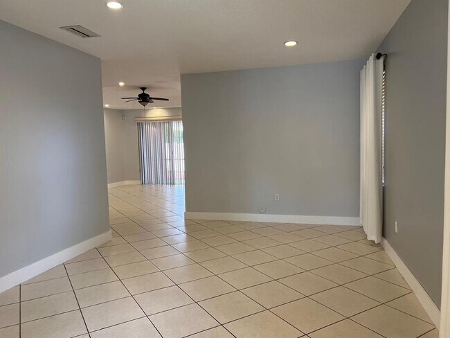 Building Photo - 2758 SW 129th Terrace