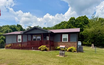 Building Photo - Loudon 37774 - COMING SOON! Available  by June 15th! 3 bedroom, 1 bath home - Contact Linda Meese...