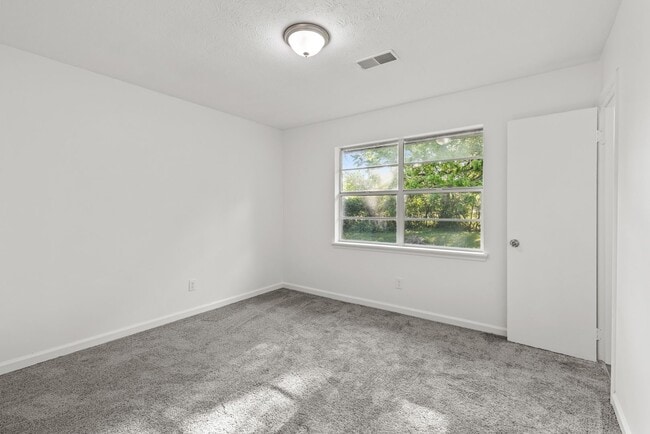 Building Photo - Charming 3 Bedroom, 2 Bathroom house