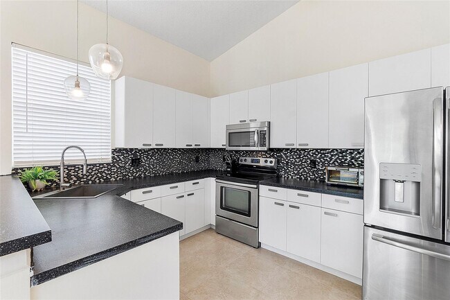 Building Photo - 10650 NW 48th St