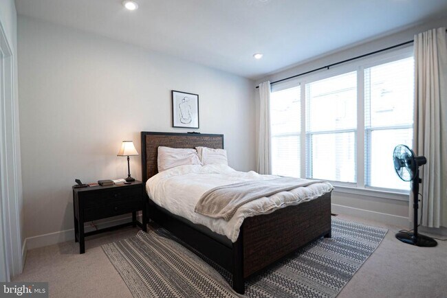 Building Photo - 2453 Liberty Lp