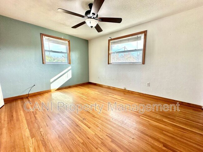 Building Photo - 575 E Compton Ct