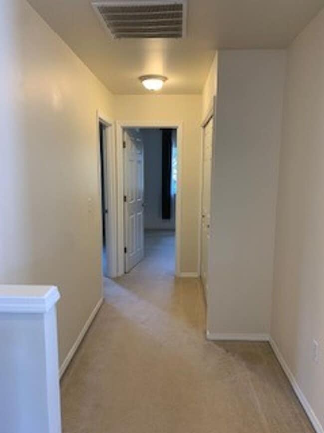 Building Photo - Auburn Home