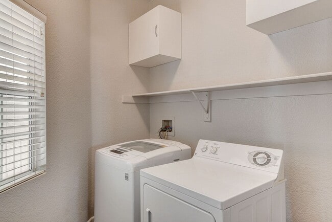 Building Photo - 1 Story in Summerlin - Fresh Carpet, Paint, and Luxury Plank!