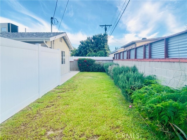 Building Photo - 8655 Ranchito Ave