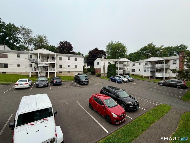 Building Photo - 18 Fairview Dr