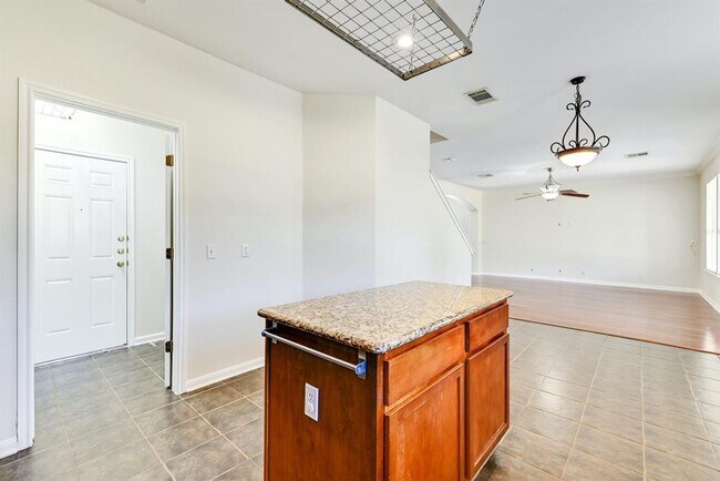 Building Photo - 20308 Farm Pond Ln
