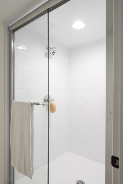 Building Photo - 203 Leake Ave