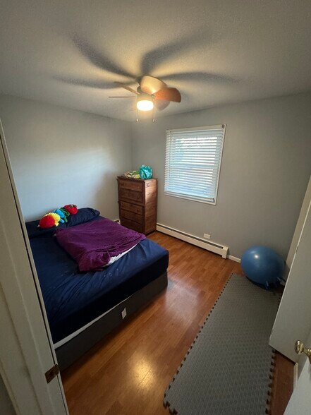 Building Photo - 9 N Whispering Hills Dr