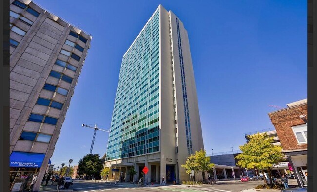 Building Photo - 555 E William St