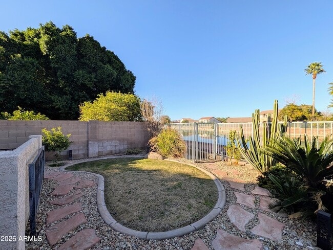 Building Photo - 11134 W Windsor Ave