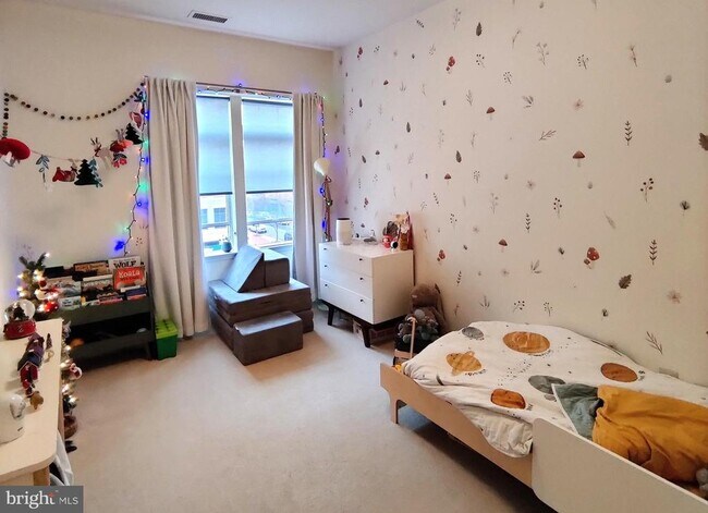 Building Photo - 309 Holland Ln