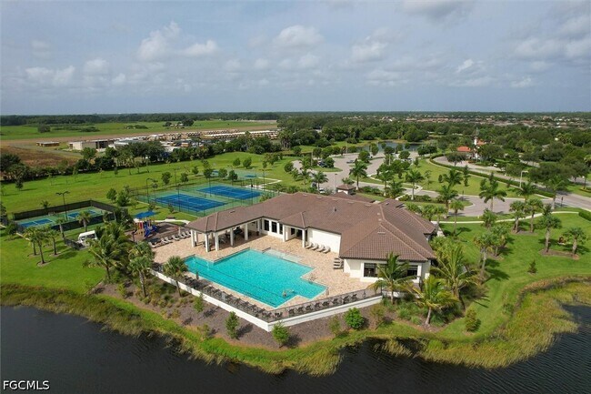 Building Photo - 14510 Cantabria Dr