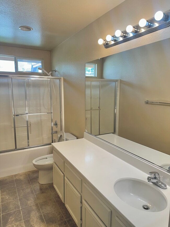 Building Photo - 5 bedroom Pool Home for rent in Murrieta