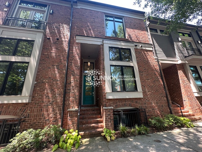 Primary Photo - 3 Bed 3.5 Bath Townhome in NODA