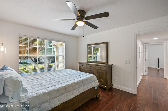 Building Photo - 13703 Richmond Park Dr N