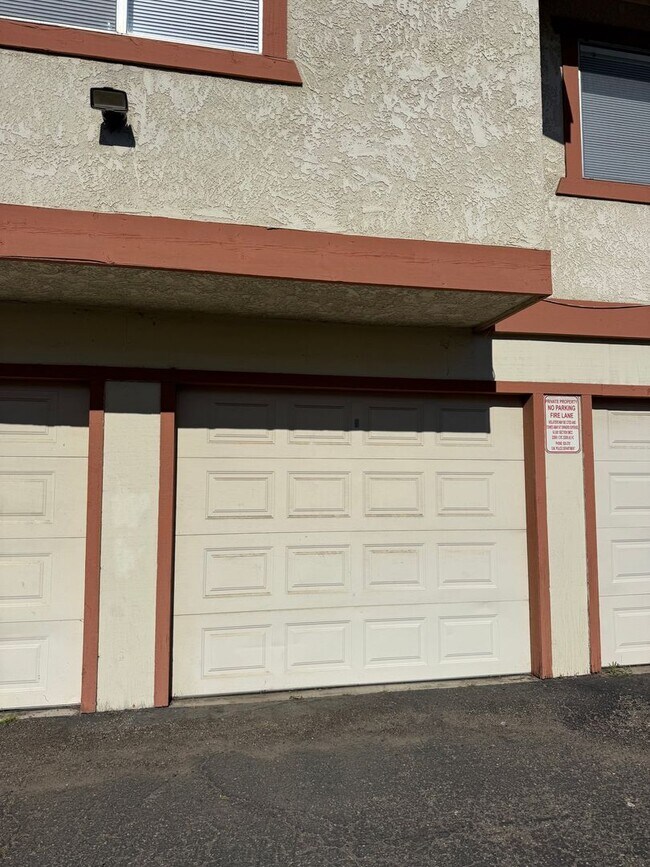 Building Photo - 118 W Boone St