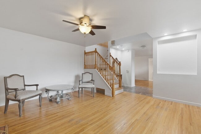 Building Photo - 8111 E Briarwood Blvd