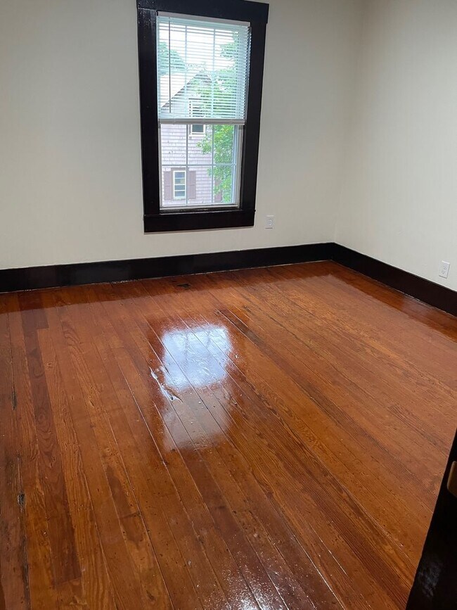 Building Photo - 236-238 College Street