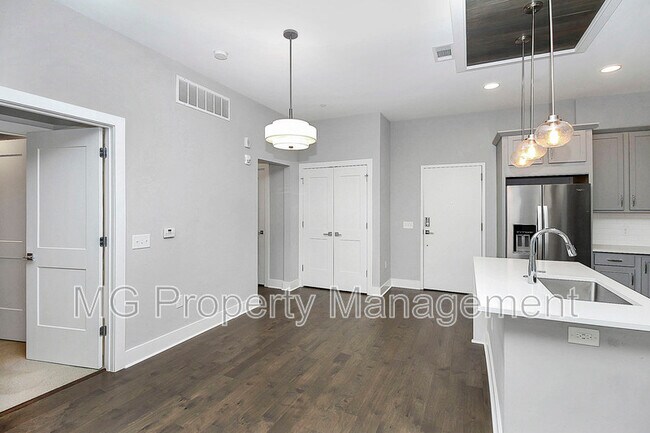 Building Photo - 2401 Euclid Ave