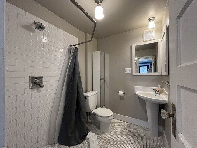 Building Photo - Charming Classic Two-Bedroom Portland Home with Bright Living Spaces, Updated Kitchen & Bonus Bas...