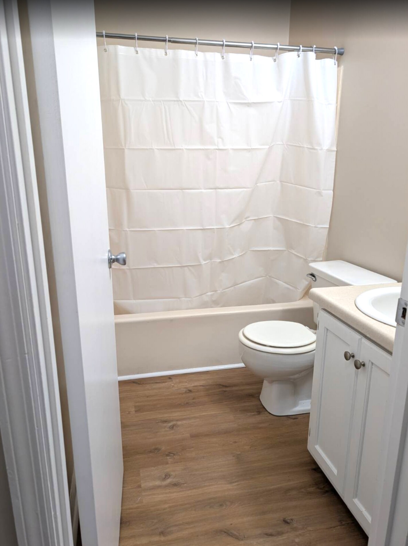 Building Photo - 2145 Westmead Dr SW