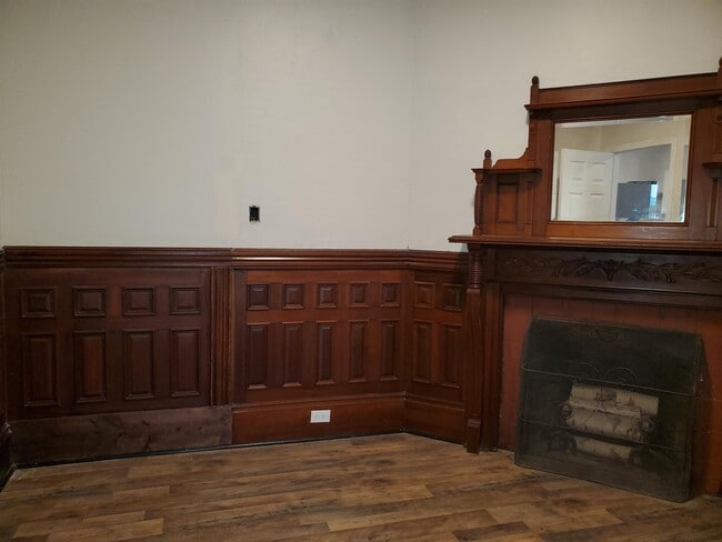 Building Photo - 17 Canaan St