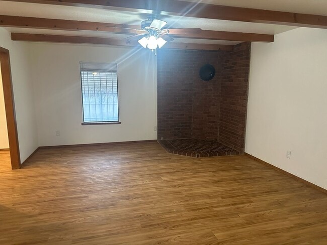 Building Photo - 570 N Lemona St