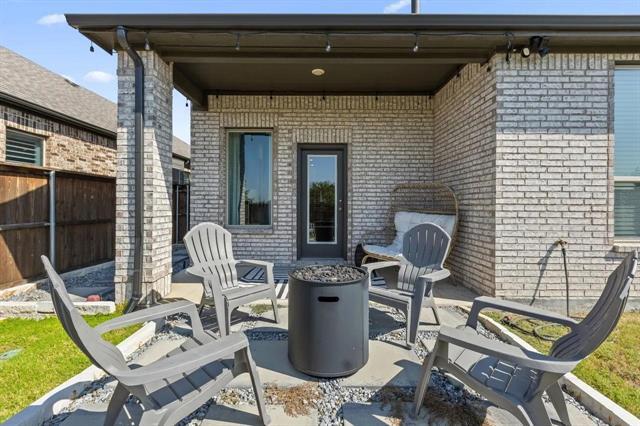 Building Photo - 816 Brenham Ave