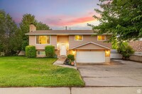 Building Photo - Newly Remodeled 3 Bed 2 Bath Home In Ameri...