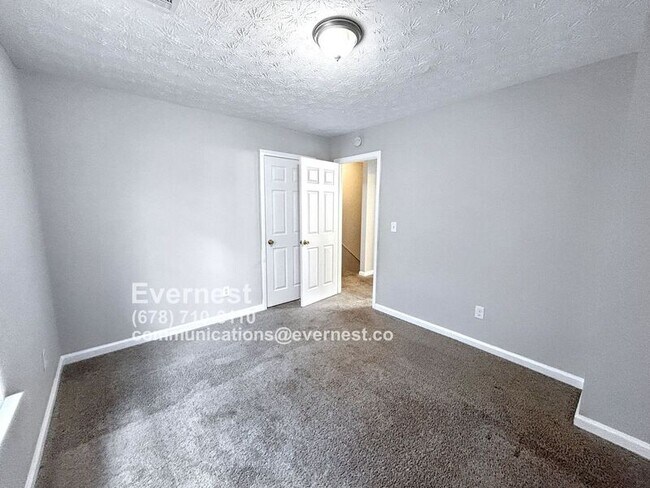 Building Photo - 7035 Setters Way