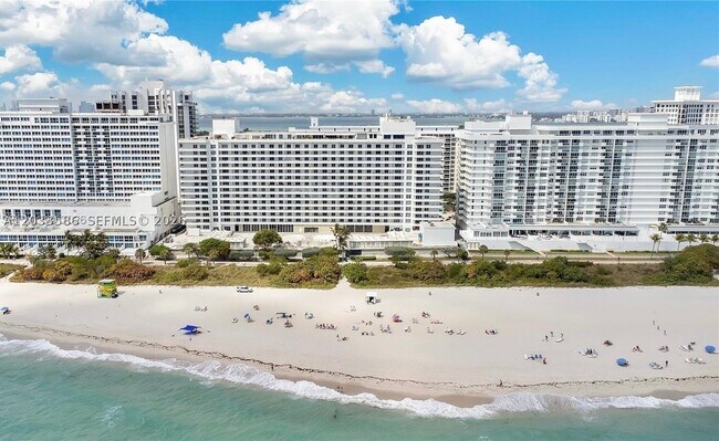 Building Photo - 5555 Collins Ave
