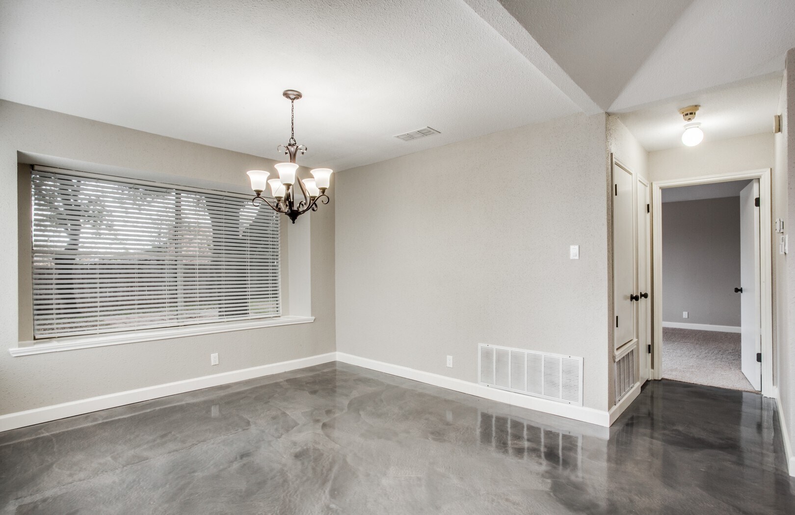 Building Photo - 6103 John Chapman