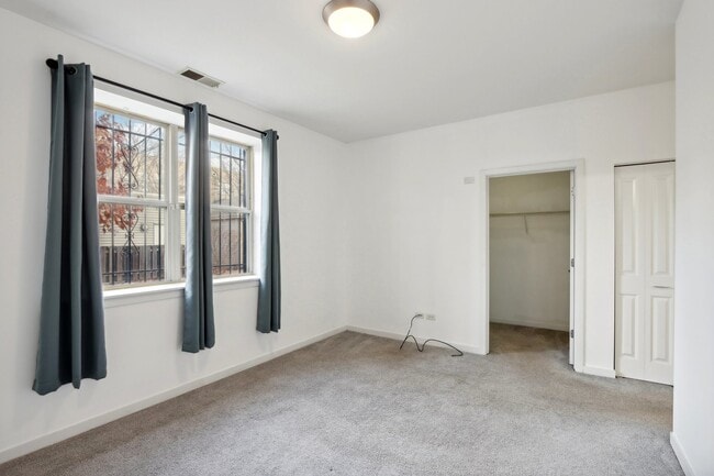 Building Photo - 1132 W 13th St