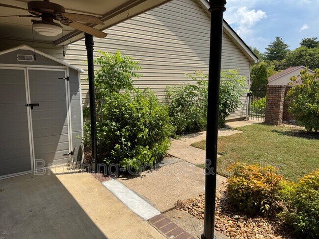Building Photo - 801 Laurel Hill Dr
