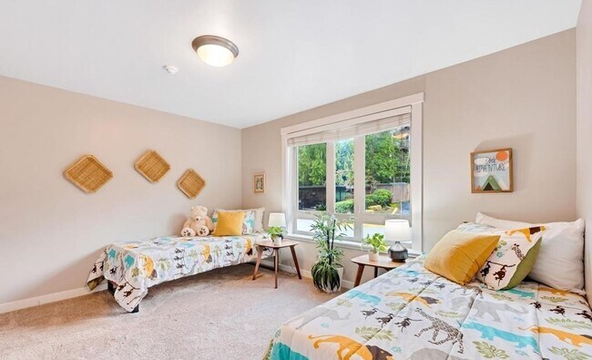 Building Photo - Luxurious, Bright and Meticulously Maintained 2 Bed and 2 Bath Condo