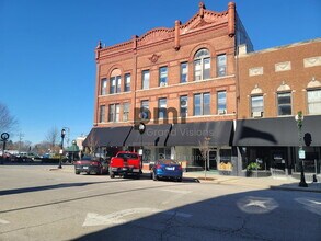 Building Photo - 601 1/2 Monroe Avenue