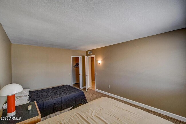 Building Photo - 13207 W Kodiak Dr