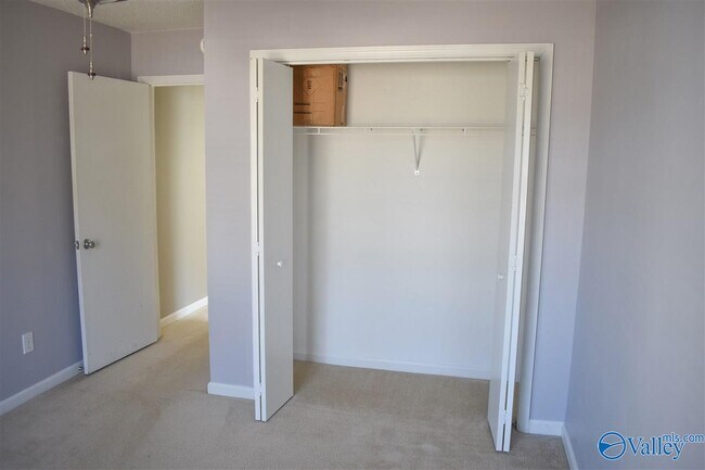 Building Photo - 120 Grey Fawn Trail