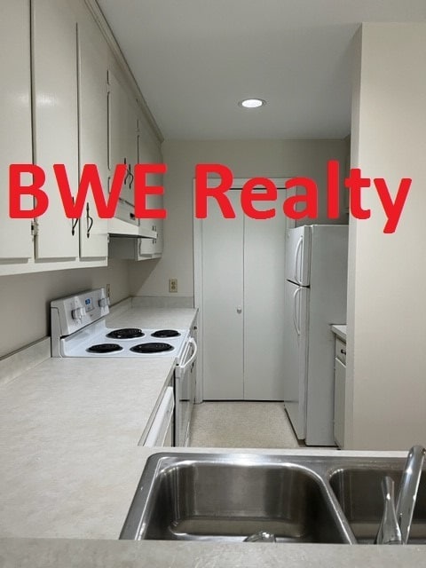 Building Photo - 3430 33rd Ave