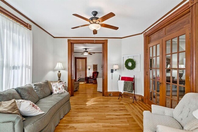 Building Photo - North Main Street