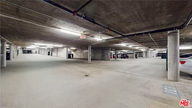 Building Photo - 3750 Santa Rosalia Dr