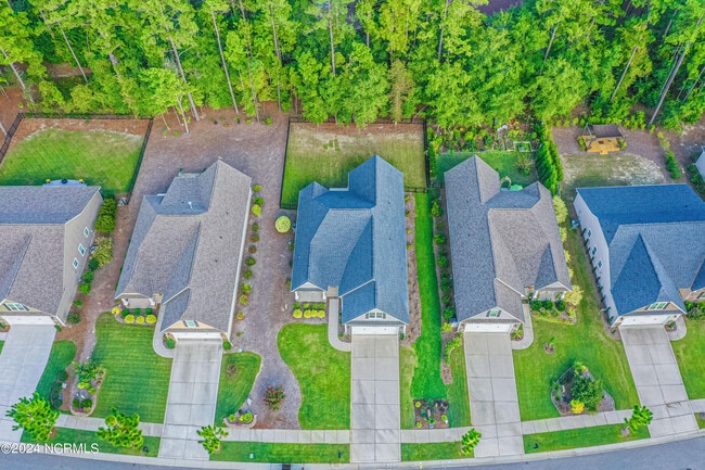Building Photo - 365 N Bracken Fern Ln