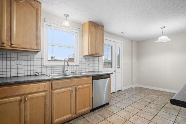 Building Photo - 7504 Stonetrail Way