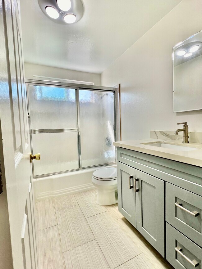 Building Photo - 1218 Amethyst St