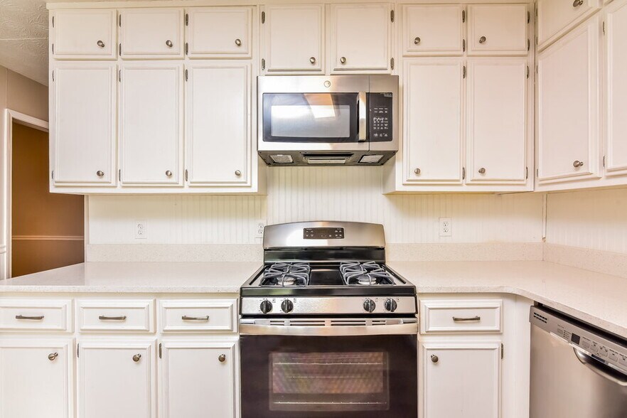 Building Photo - 1569 Cherry Hill Ln SW