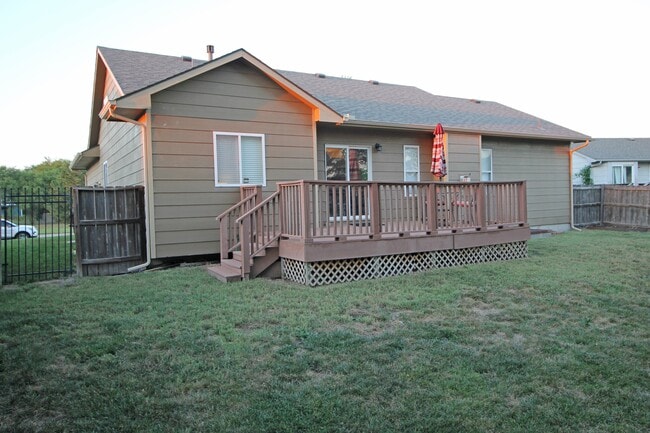 Building Photo - 11907 W Jewell St