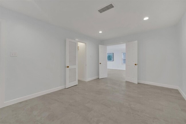 Building Photo - 2610 W Holcombe Blvd