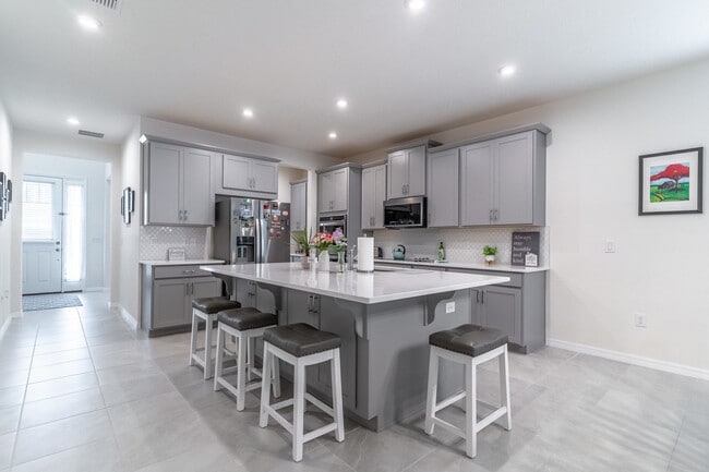 Building Photo - 2721 Chantilly Ave