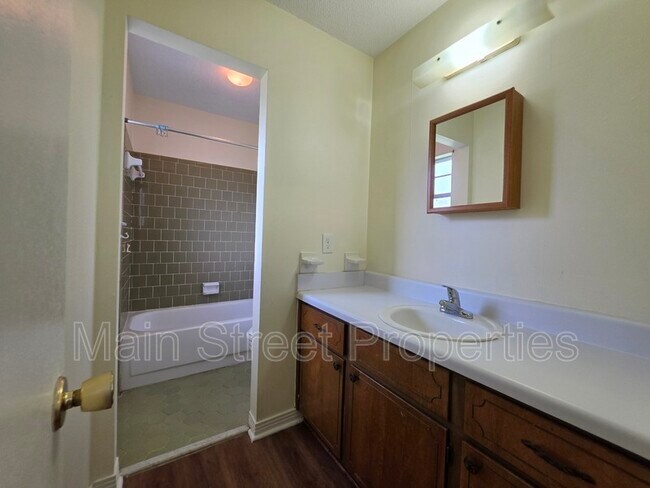 Building Photo - 6942 Falcon Dr